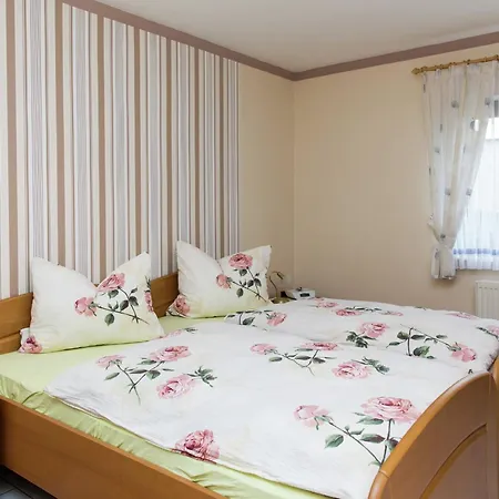 Tranquil Eifel Hideaway, Cleaning Included Tatil Evi
