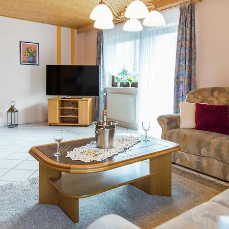 Tranquil Eifel Hideaway, Cleaning Included Tatil Evi