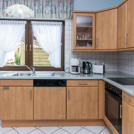 Tatil Evi Tranquil Eifel Hideaway, Cleaning Included Lirstal
